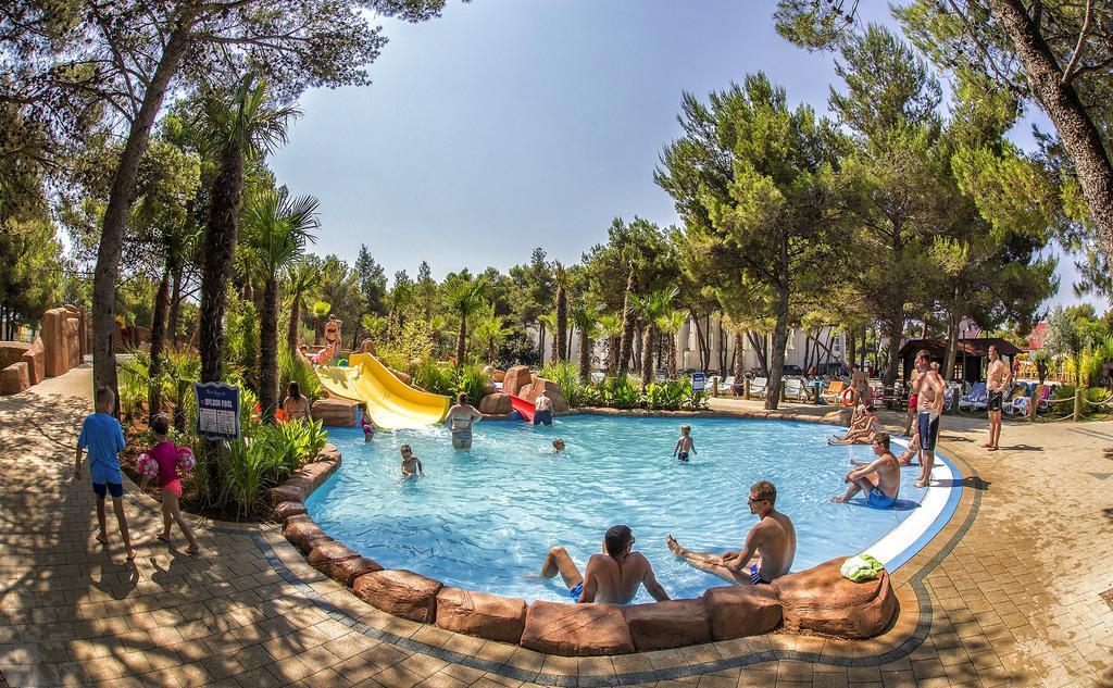 Mediteran Travel Mobile Homes Solaris Brodarica  Extérieur photo