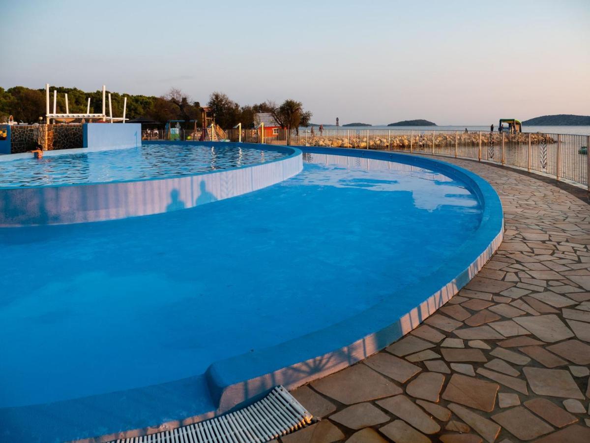 Mediteran Travel Mobile Homes Solaris Brodarica  Extérieur photo